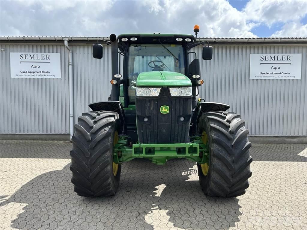 John Deere 7230R トラクター