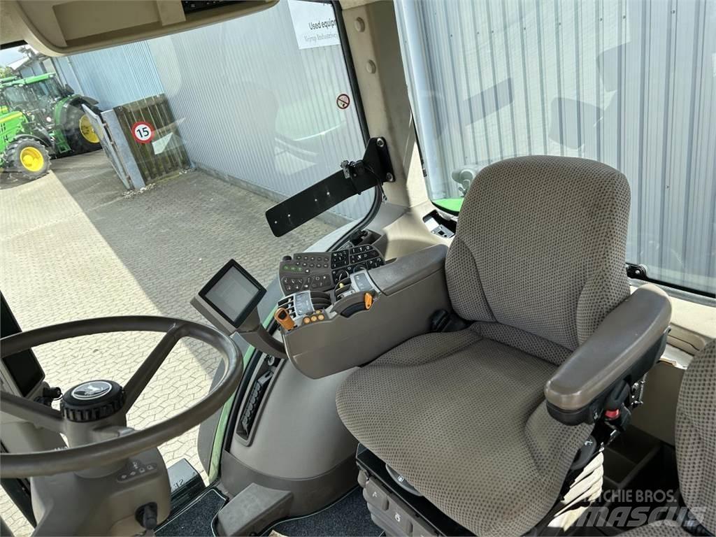 John Deere 7230R トラクター