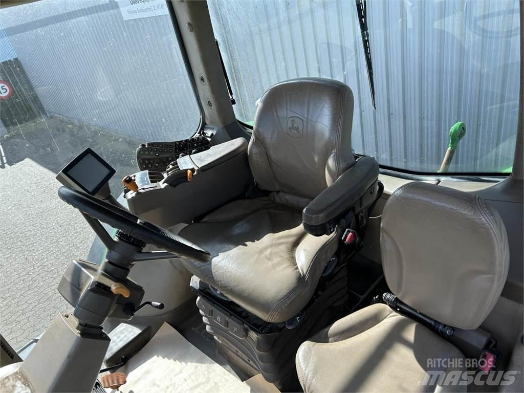 John Deere 7230R トラクター