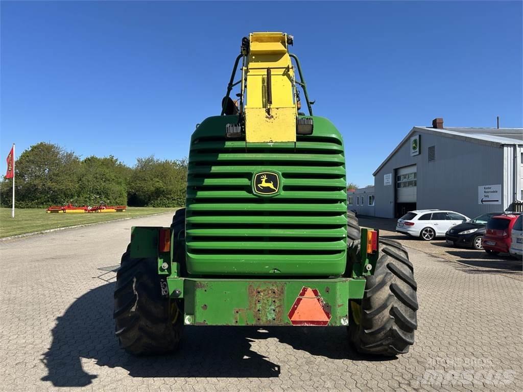 John Deere 7400 フォレージハーベスター