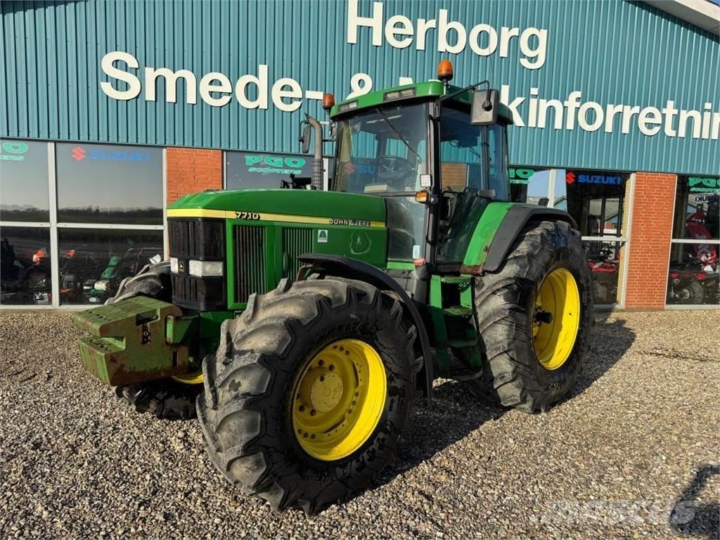 John Deere 7710 トラクター