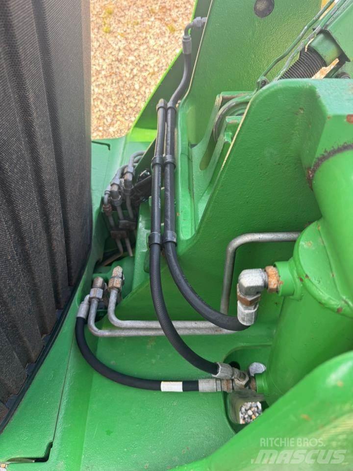 John Deere 8310R トラクター