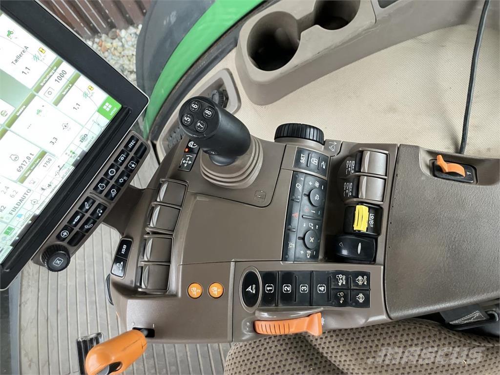 John Deere 8320R トラクター