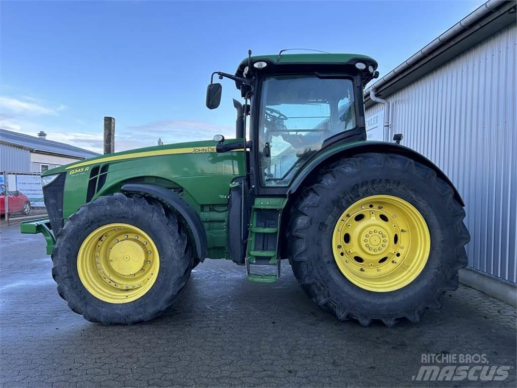John Deere 8345R トラクター