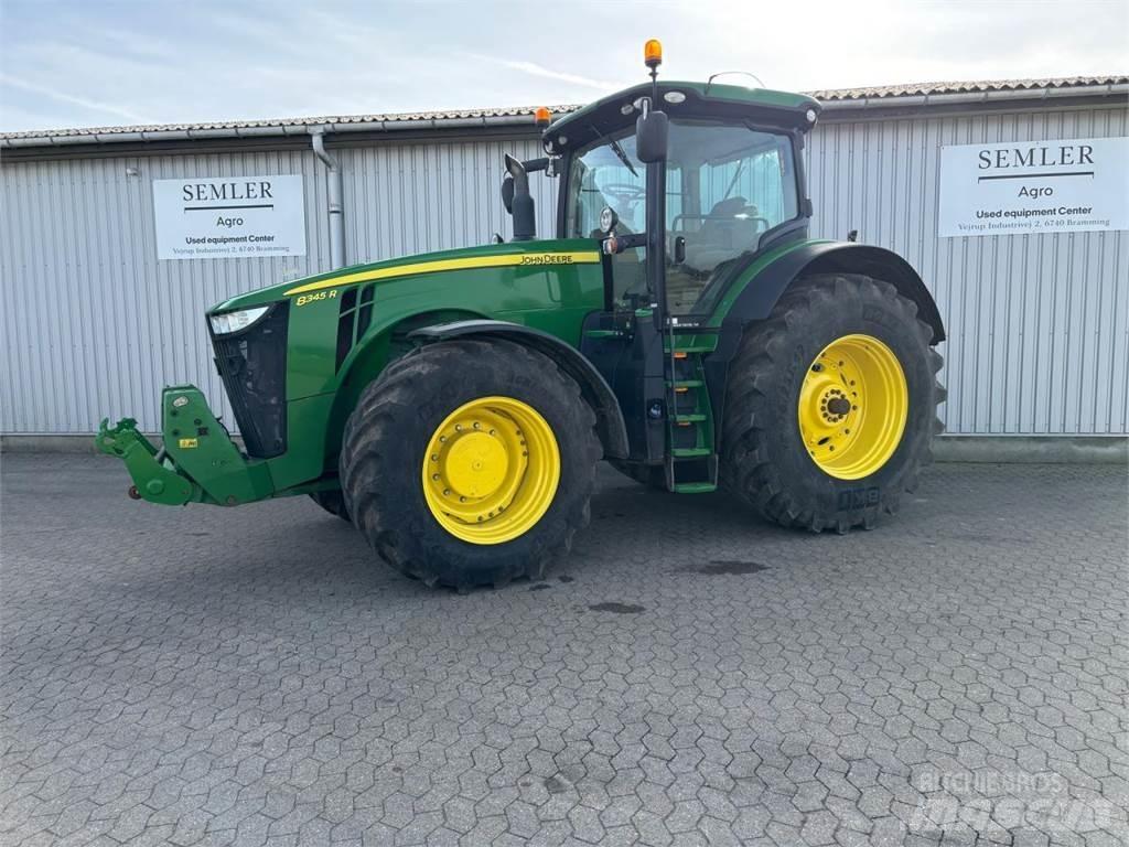 John Deere 8345R トラクター