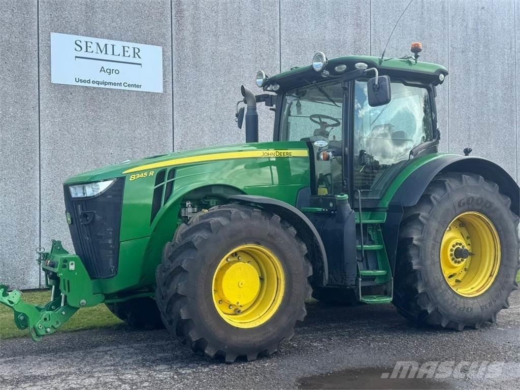 John Deere 8345R トラクター