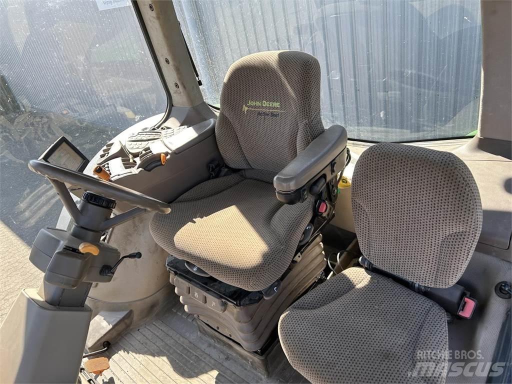 John Deere 8360R トラクター