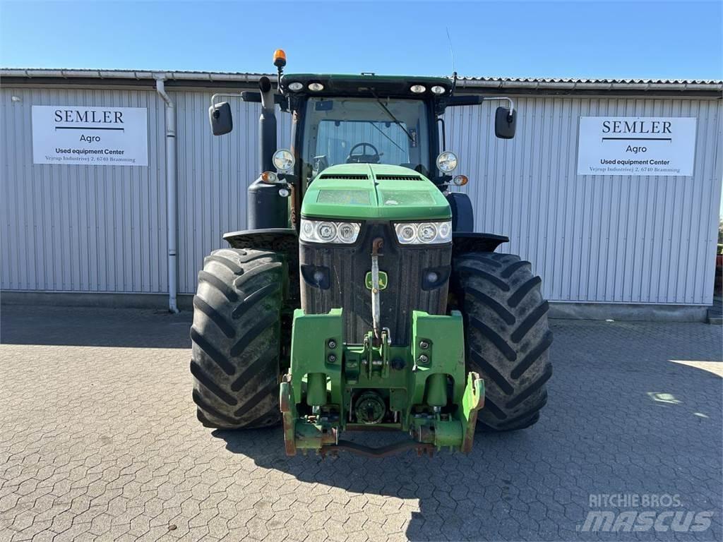 John Deere 8360R トラクター