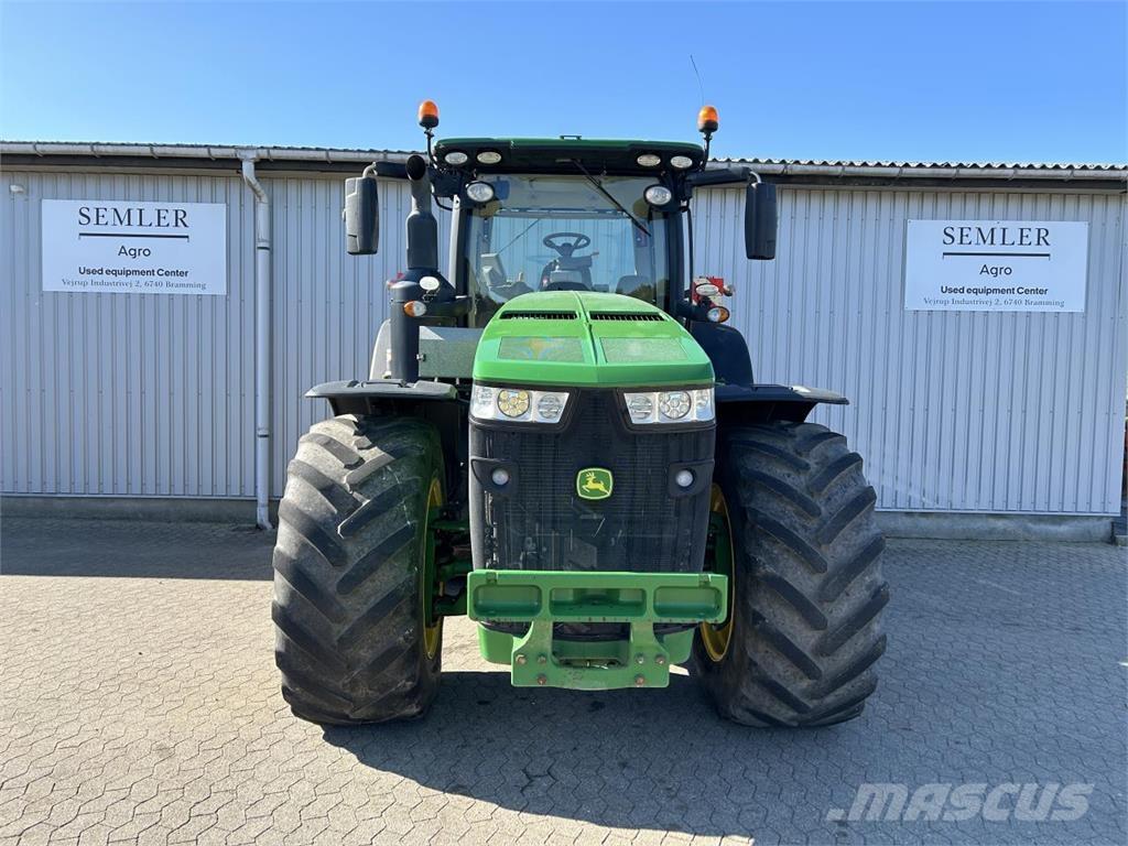 John Deere 8370R トラクター