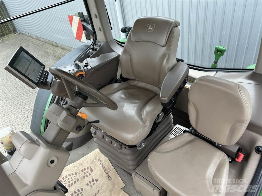 John Deere 8370R トラクター