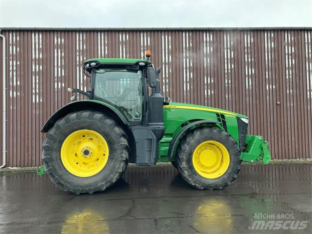 John Deere 8370R トラクター