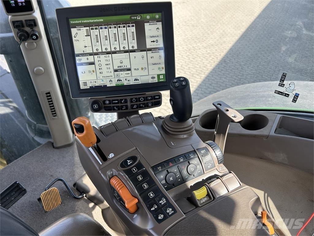 John Deere 8370R トラクター