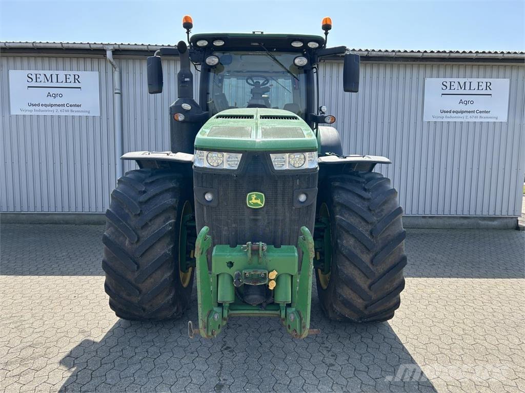 John Deere 8370R トラクター
