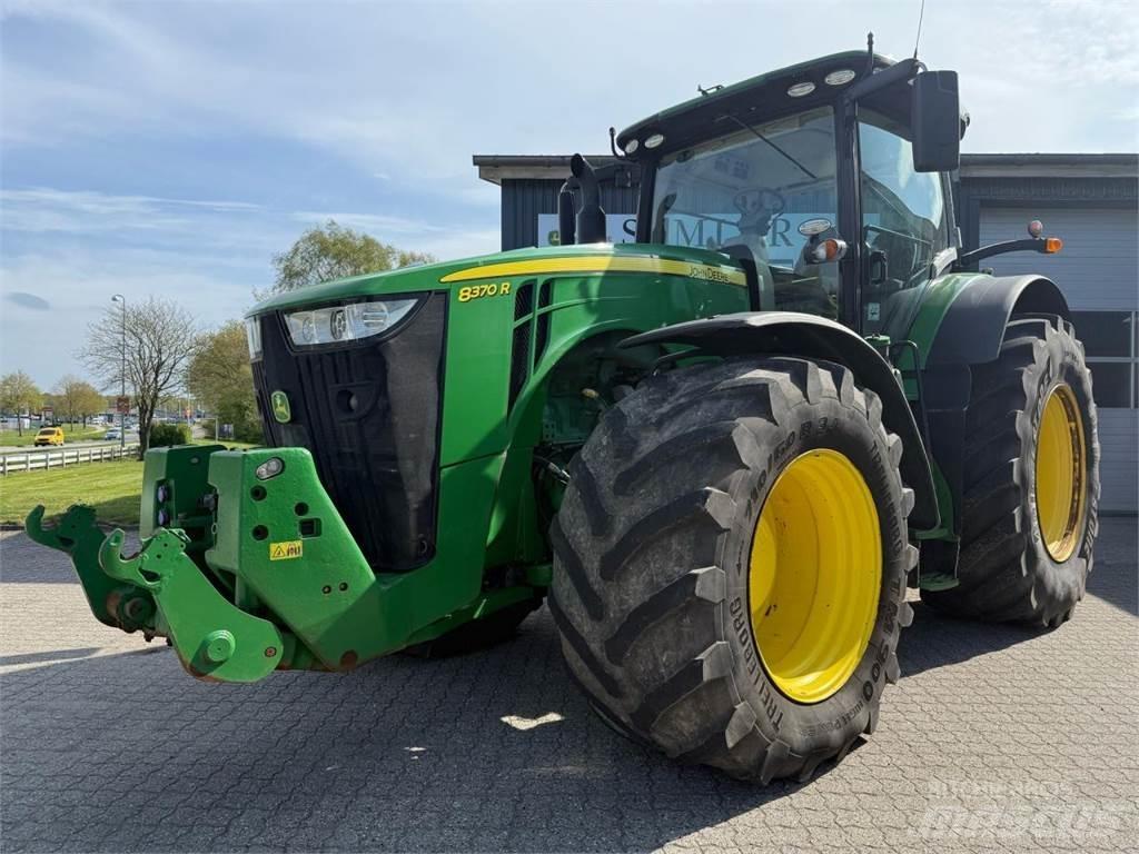 John Deere 8370R トラクター