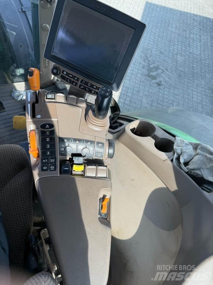 John Deere 8370R トラクター