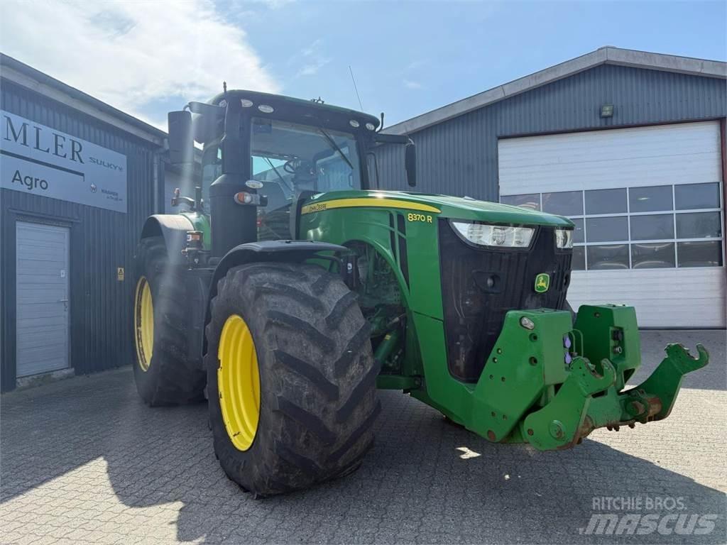 John Deere 8370R トラクター