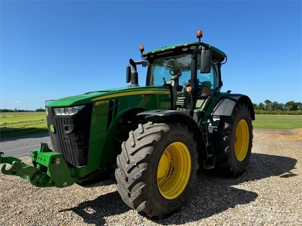 John Deere 8370R トラクター