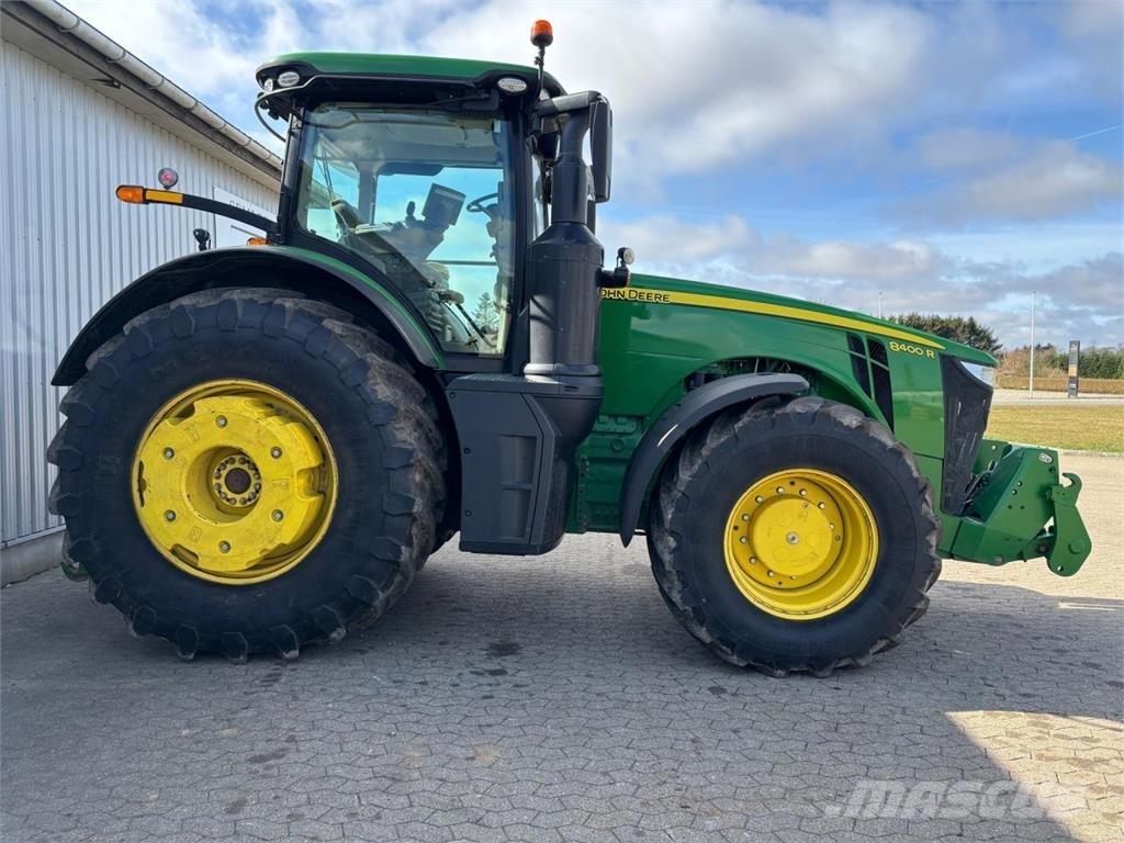 John Deere 8400R トラクター