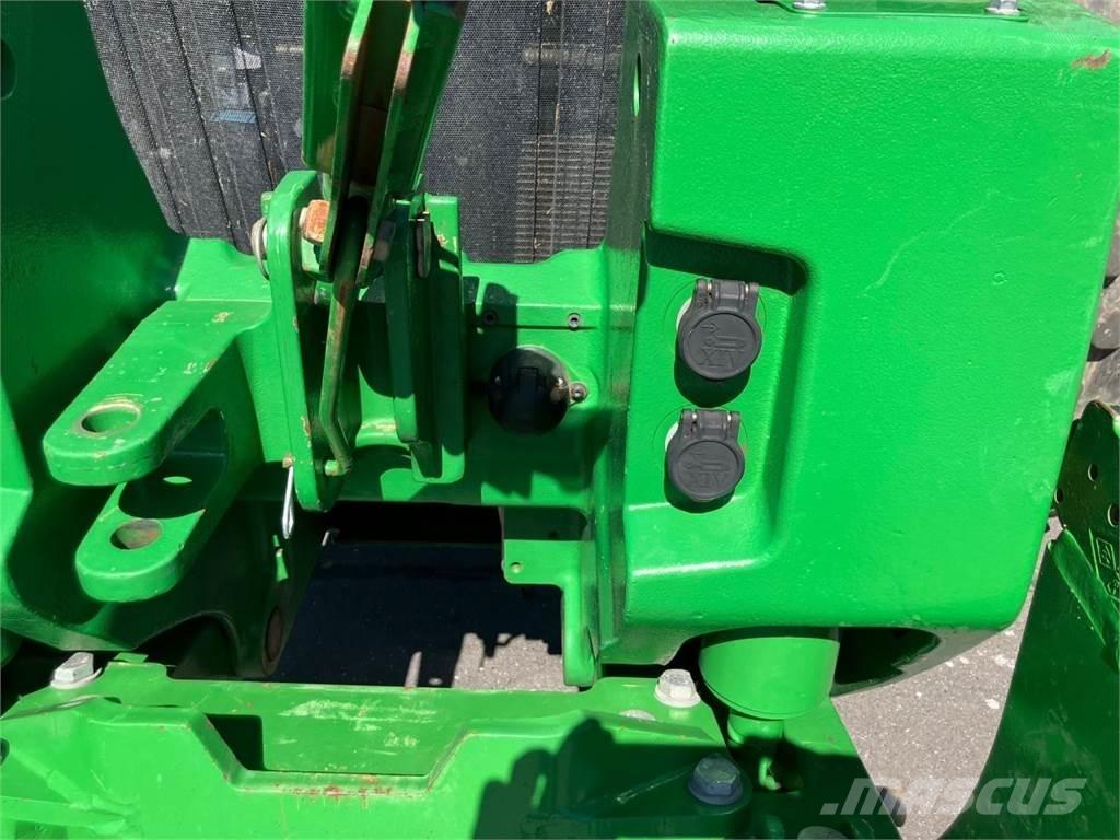 John Deere 8400R トラクター