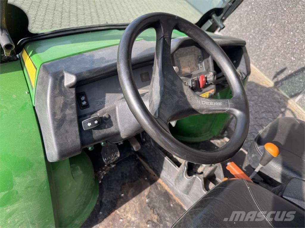 John Deere 855D ユーティリティービークル・多目的四輪車