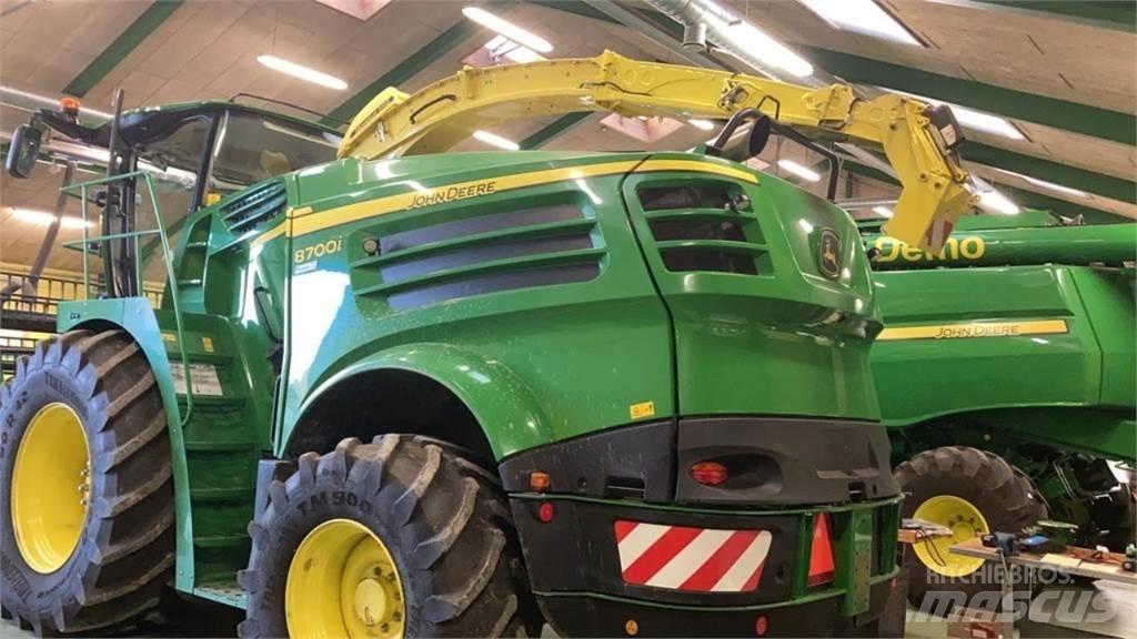John Deere 8700 フォレージハーベスター