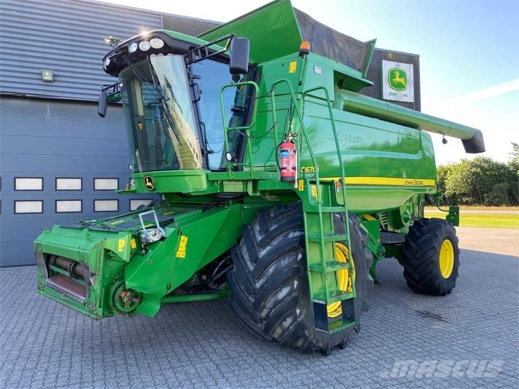John Deere C670 コンバイン