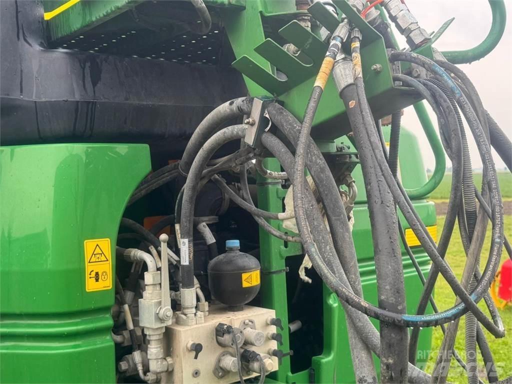 John Deere R952I 牽引型スプレイヤー