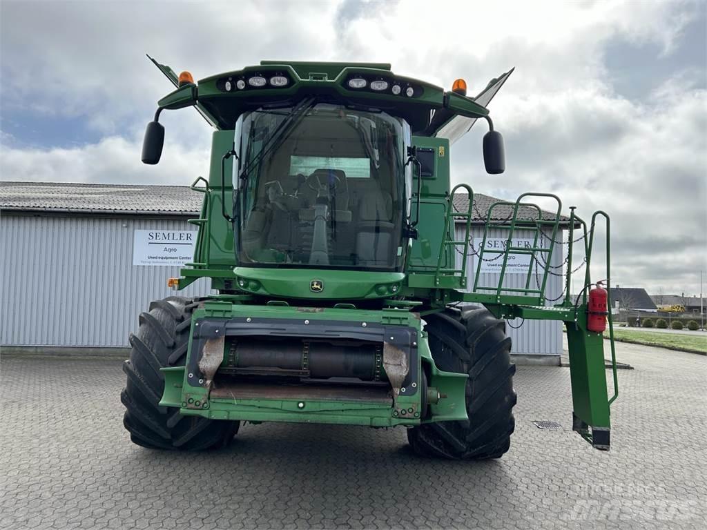 John Deere S690 コンバイン