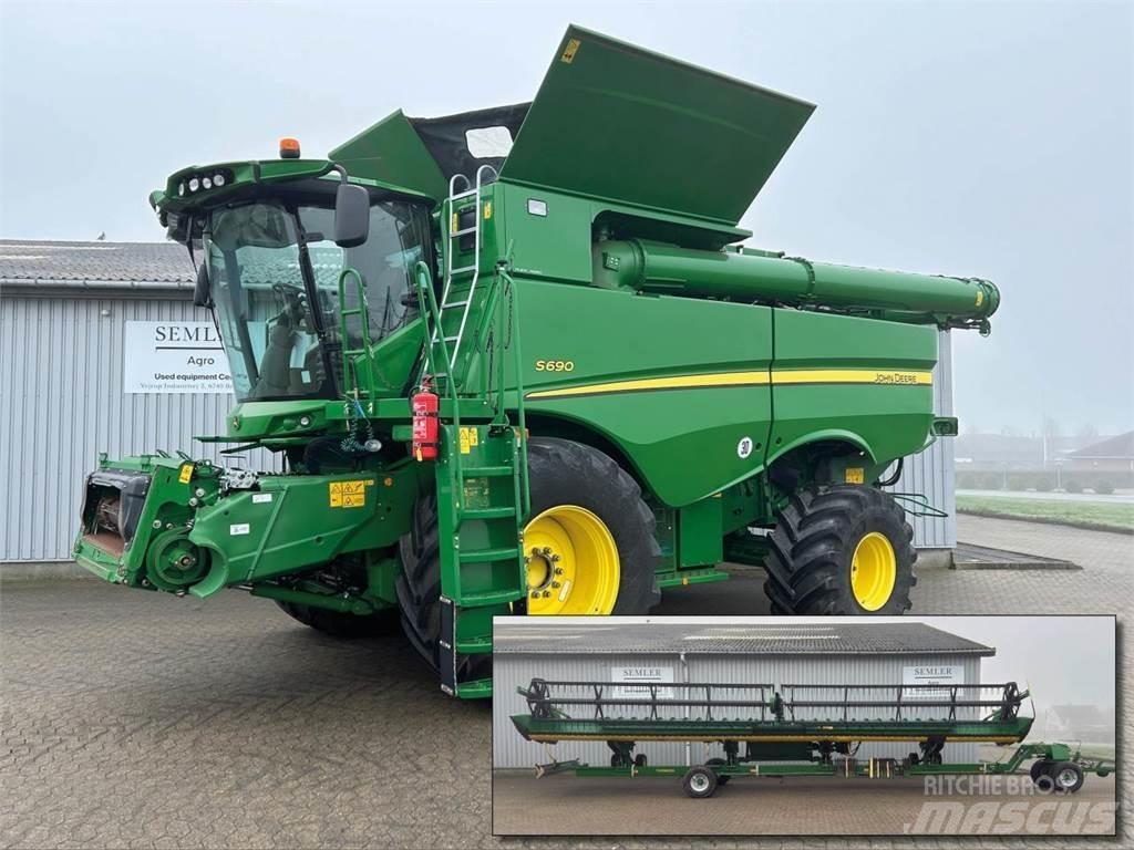 John Deere S690 コンバイン