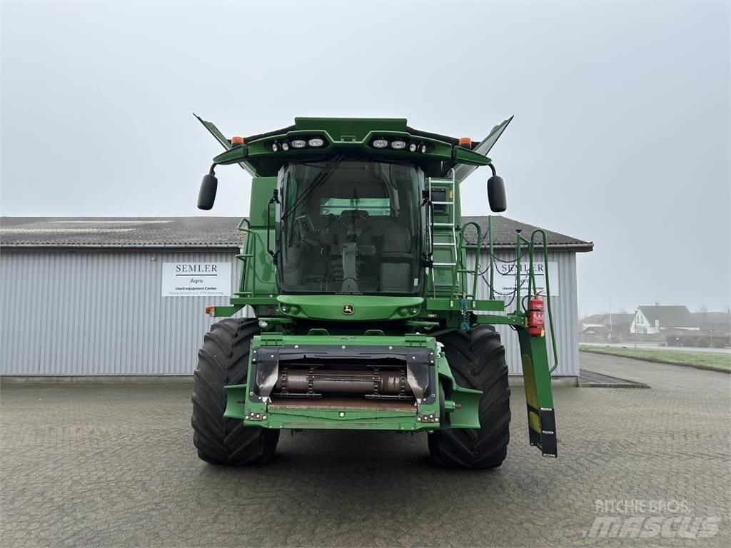 John Deere S690 コンバイン