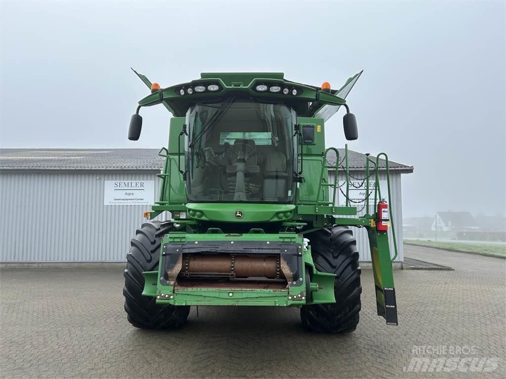 John Deere S690 コンバイン