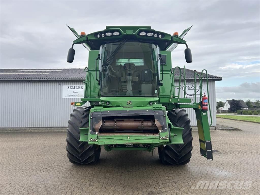 John Deere S690 コンバイン