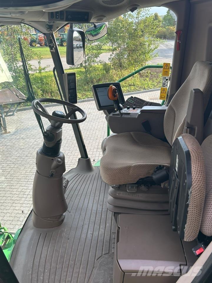 John Deere S690 コンバイン