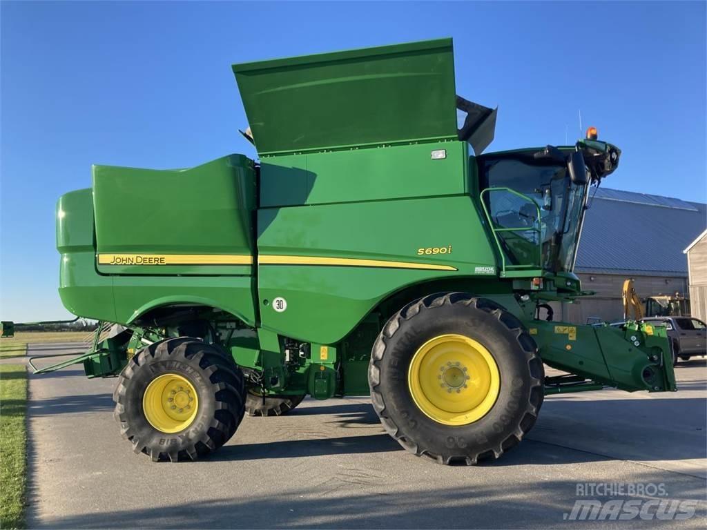 John Deere S690I コンバイン