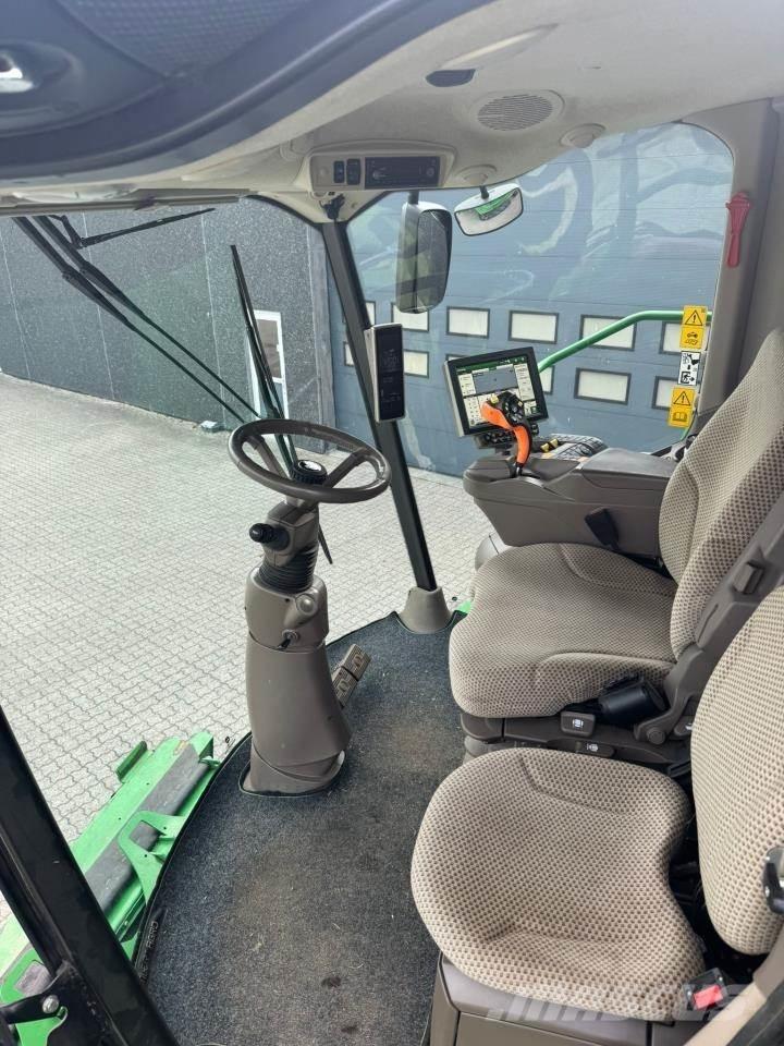 John Deere S790 コンバイン