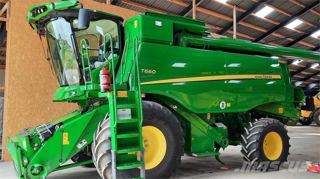 John Deere T660 コンバイン