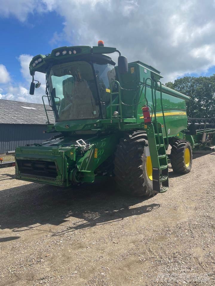 John Deere T670I コンバイン