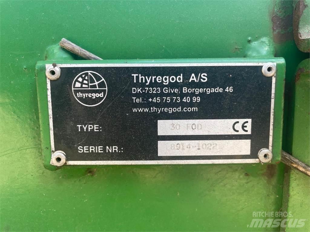 John Deere T670I コンバイン