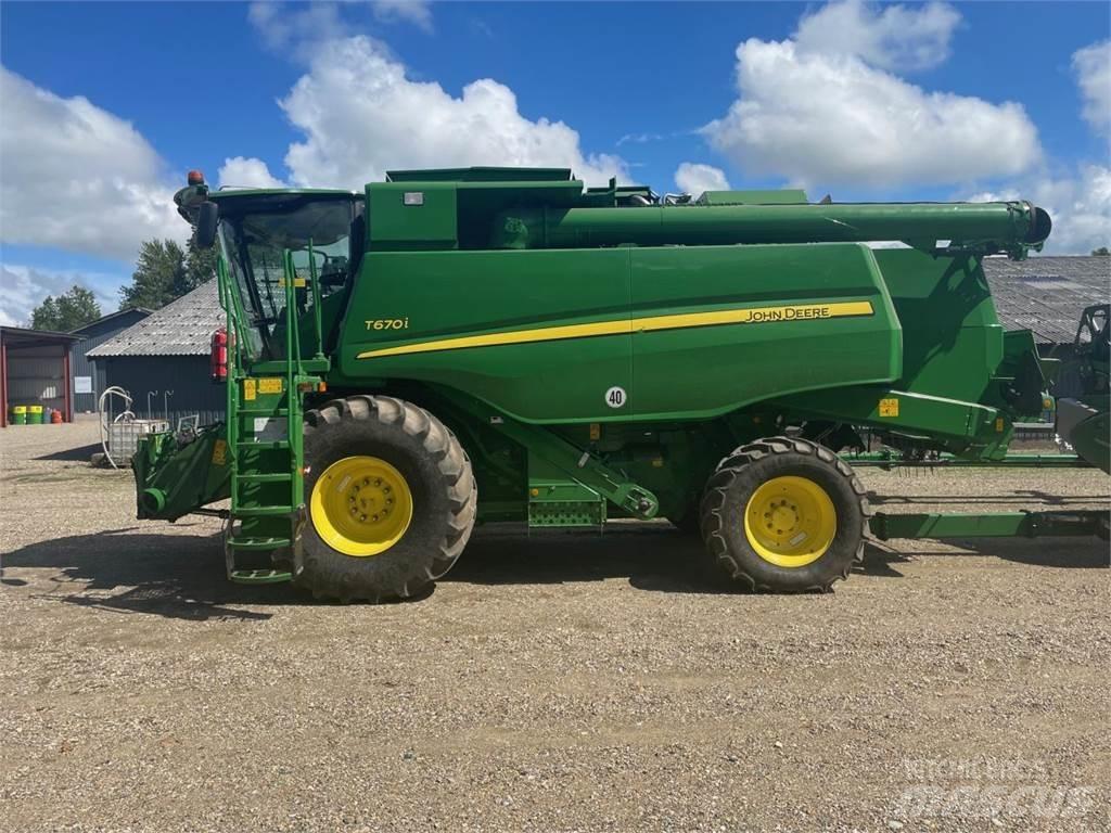 John Deere T670I コンバイン