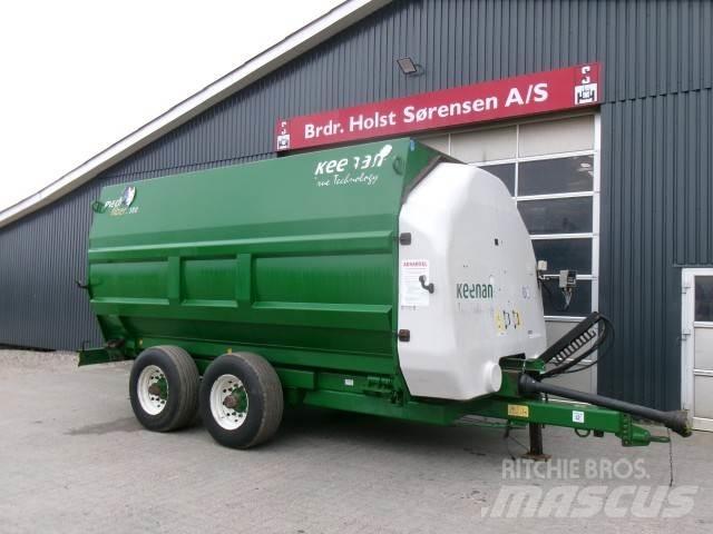 Keenan MF380 飼料トレーラー