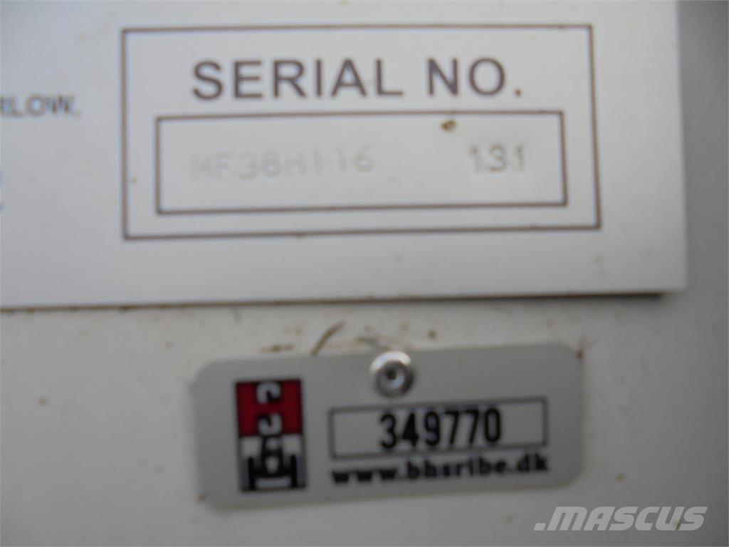 Keenan MF380 飼料トレーラー