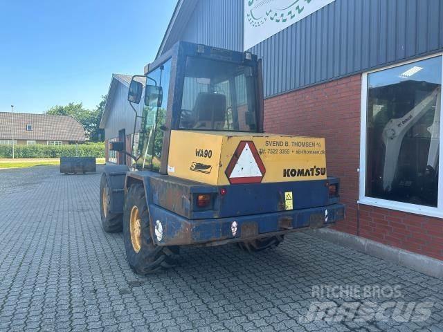 Komatsu WA90 ホイールローダー・タイヤショベル