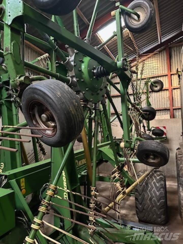 Krone SWADRO 1400 テッダー・テッダーレーキ