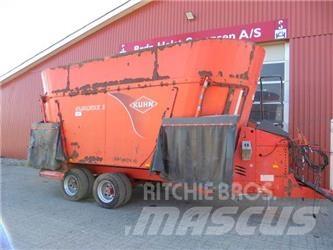 Kuhn 45 M3 飼料トレーラー