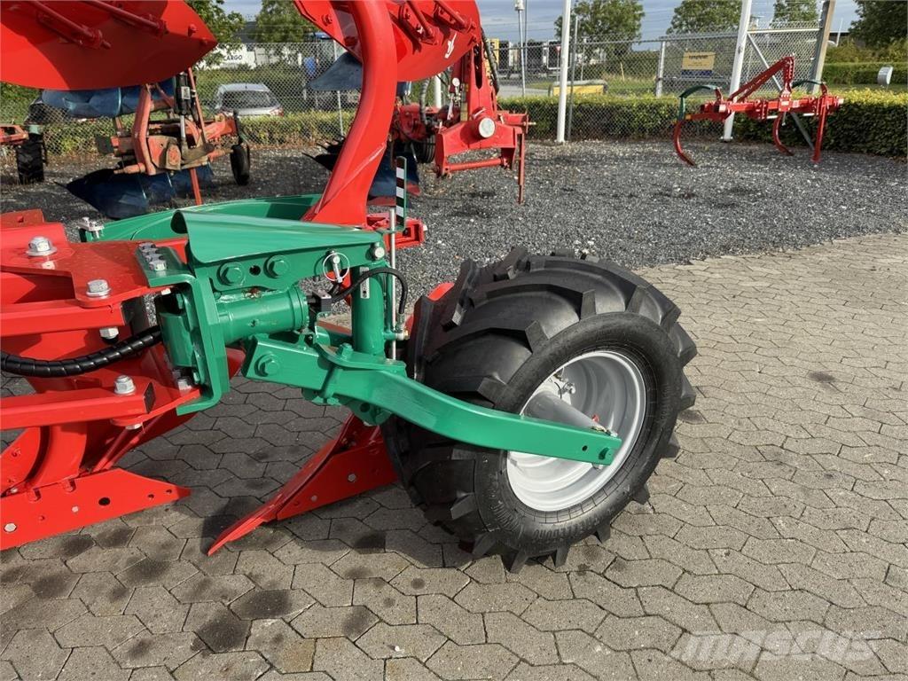 Kverneland 3300S リバーシブルプラウ
