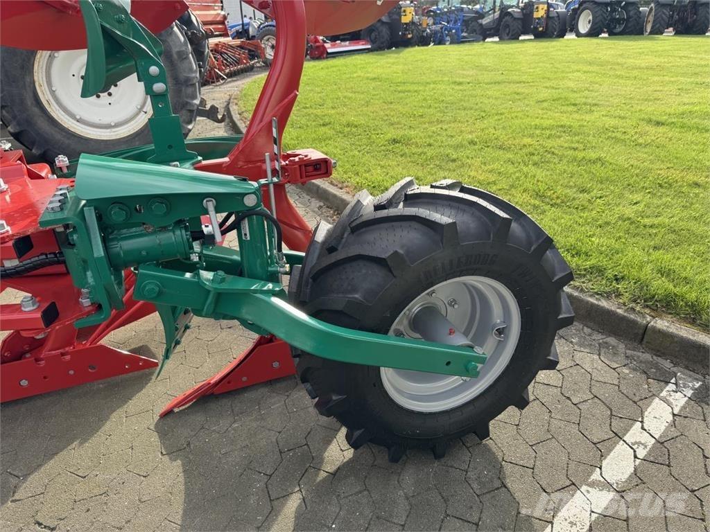 Kverneland 3300S リバーシブルプラウ