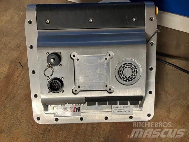 Kverneland TELLUS ブームスプレイヤー