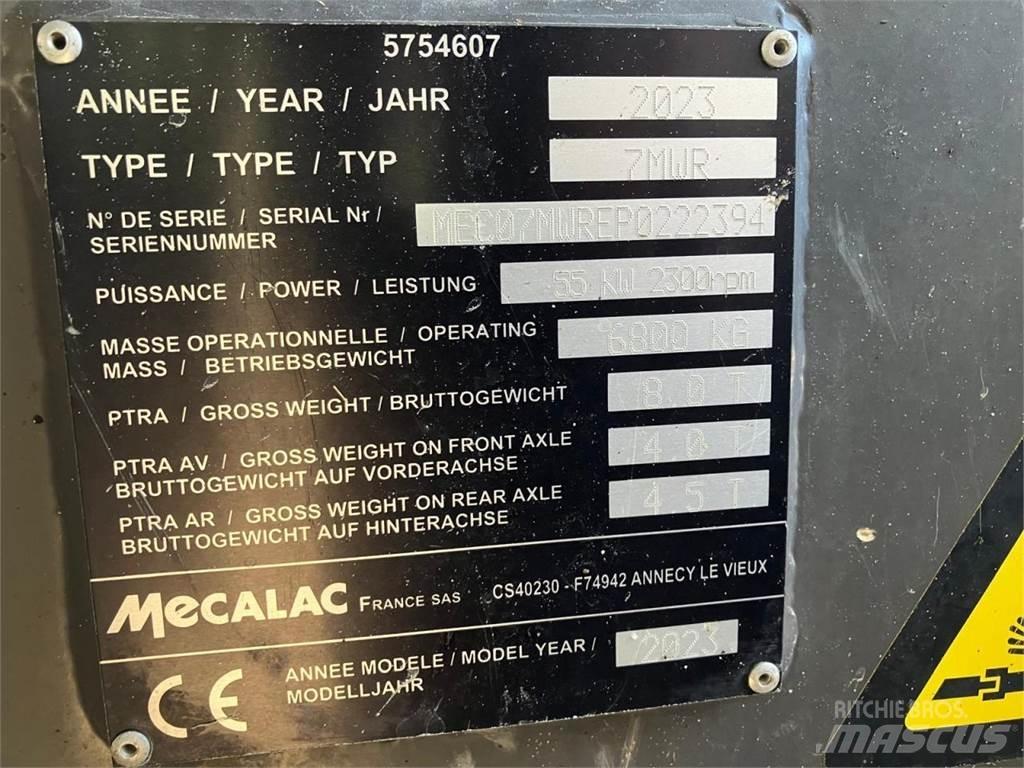 Mecalac 7MWR ホイール式油圧ショベル（パワーショベル・ユンボ・バックホー）