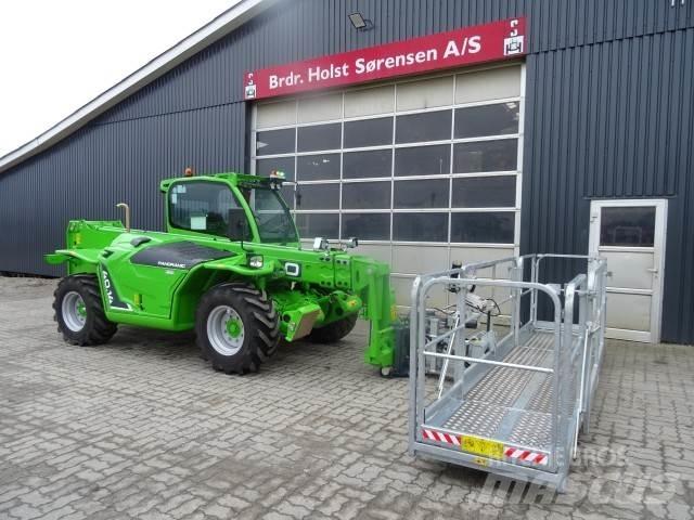 Merlo P40.14 テレスコーピックハンドラー