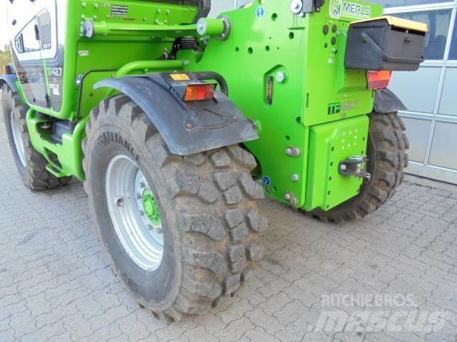Merlo TF42.7 テレスコーピックハンドラー